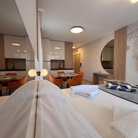 Sorrento - Menada Apartments Sveti Vlas Eksteriør bilde
