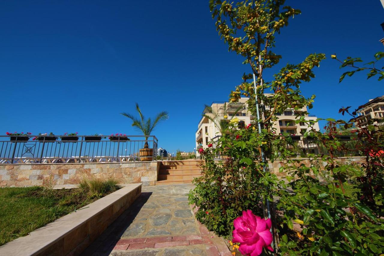 Sorrento - Menada Apartments Sveti Vlas Eksteriør bilde