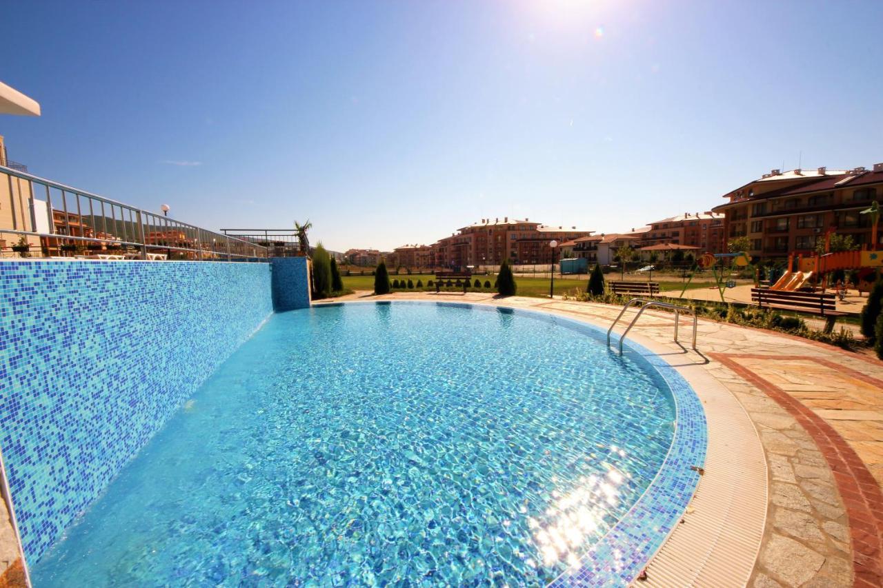 Sorrento - Menada Apartments Sveti Vlas Eksteriør bilde