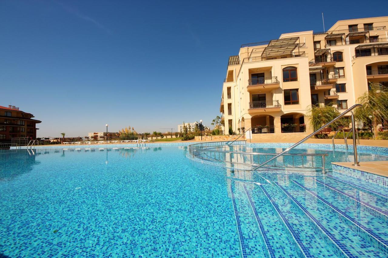 Sorrento - Menada Apartments Sveti Vlas Eksteriør bilde
