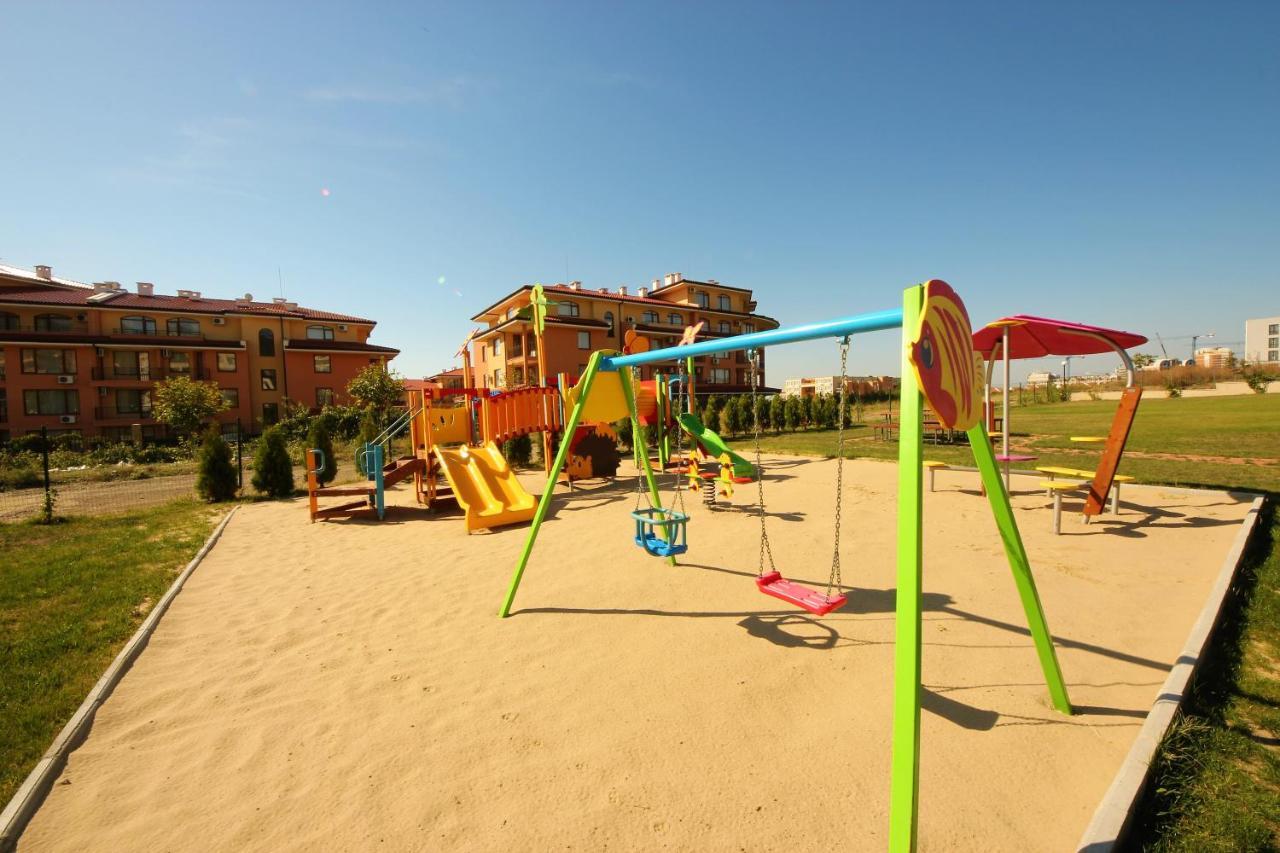 Sorrento - Menada Apartments Sveti Vlas Eksteriør bilde