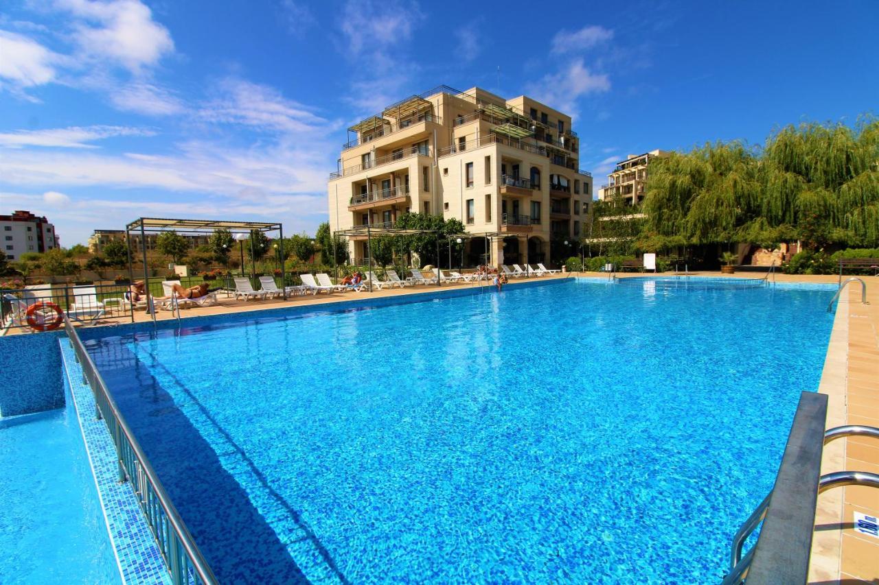 Sorrento - Menada Apartments Sveti Vlas Eksteriør bilde