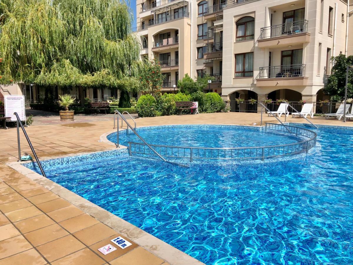 Sorrento - Menada Apartments Sveti Vlas Eksteriør bilde