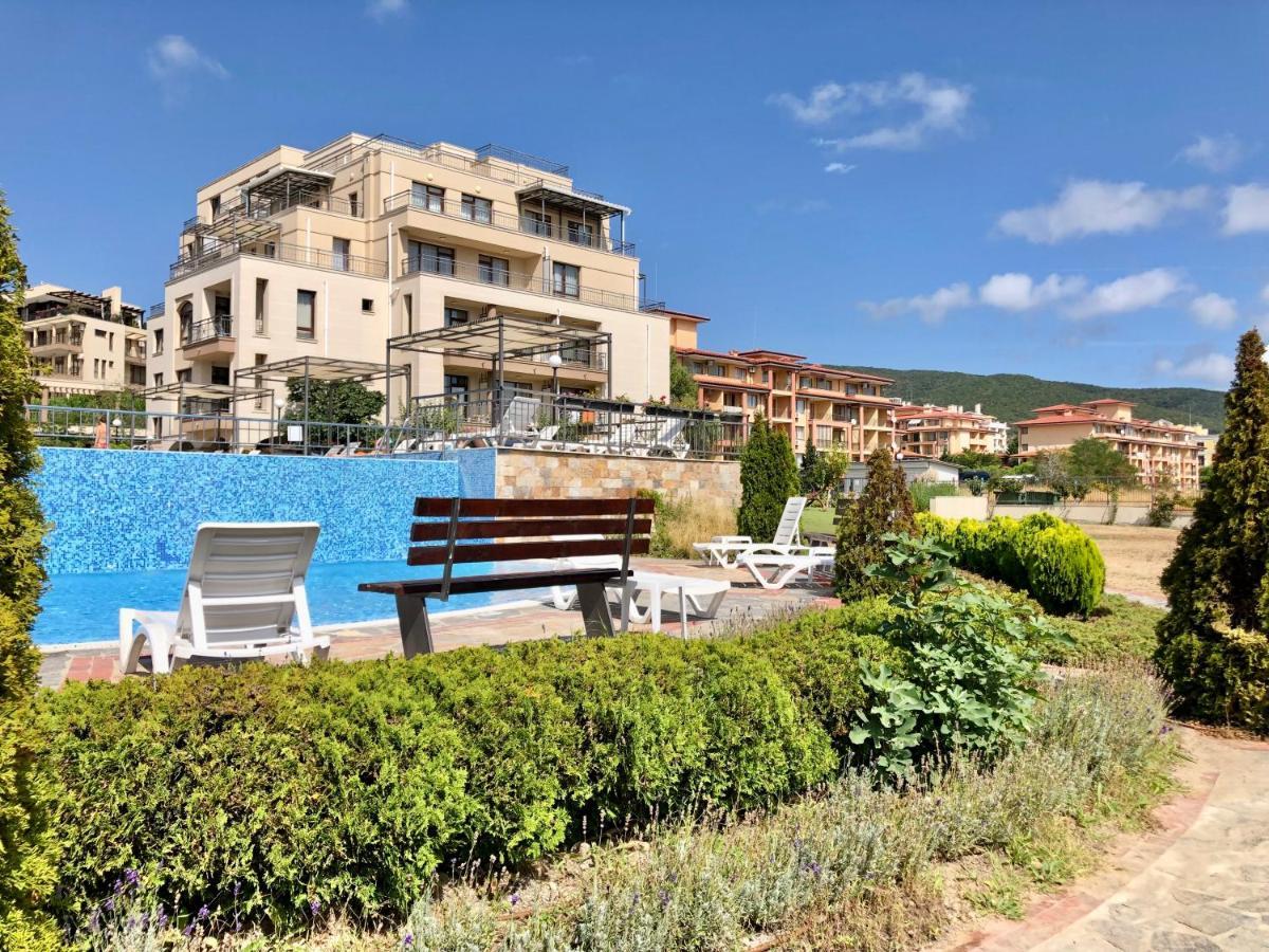 Sorrento - Menada Apartments Sveti Vlas Eksteriør bilde