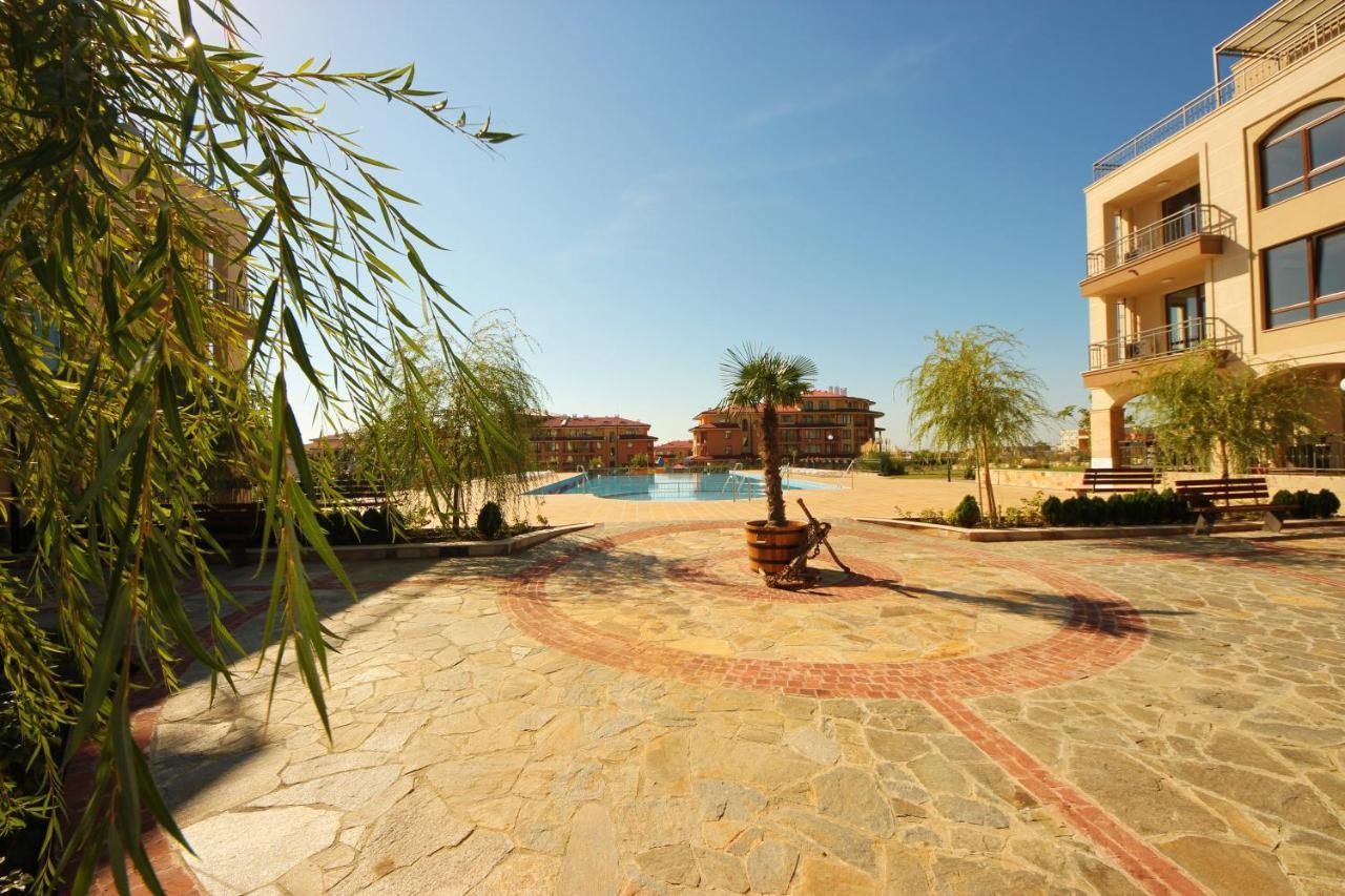 Sorrento - Menada Apartments Sveti Vlas Eksteriør bilde