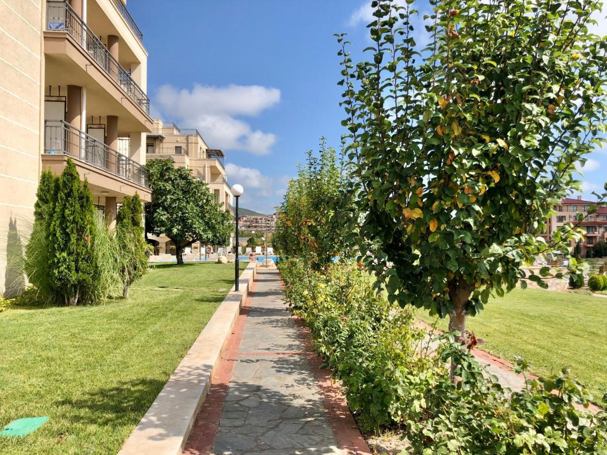 Sorrento - Menada Apartments Sveti Vlas Eksteriør bilde
