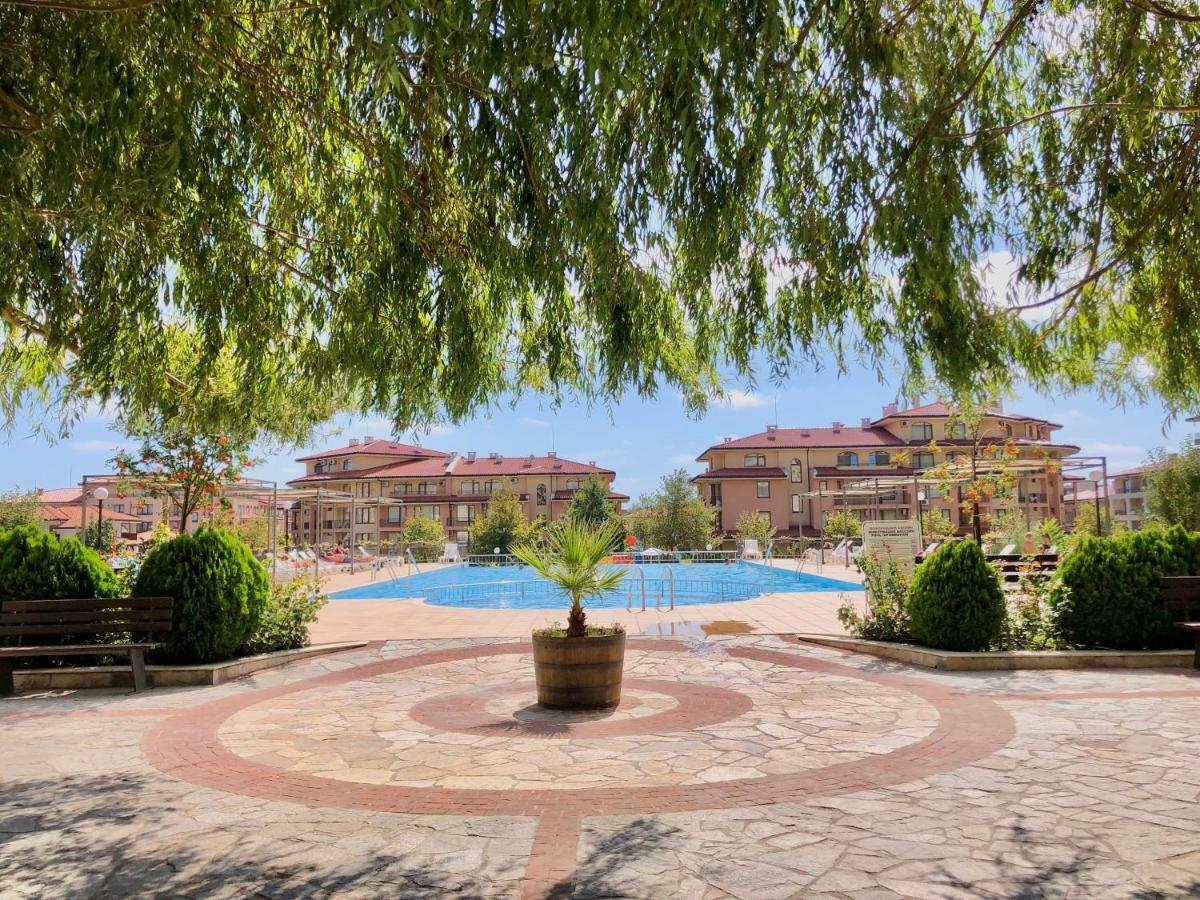Sorrento - Menada Apartments Sveti Vlas Eksteriør bilde