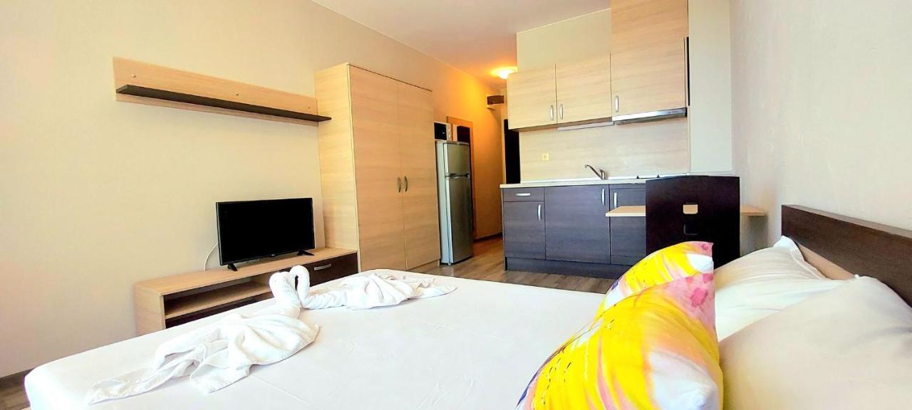 Sorrento - Menada Apartments Sveti Vlas Eksteriør bilde