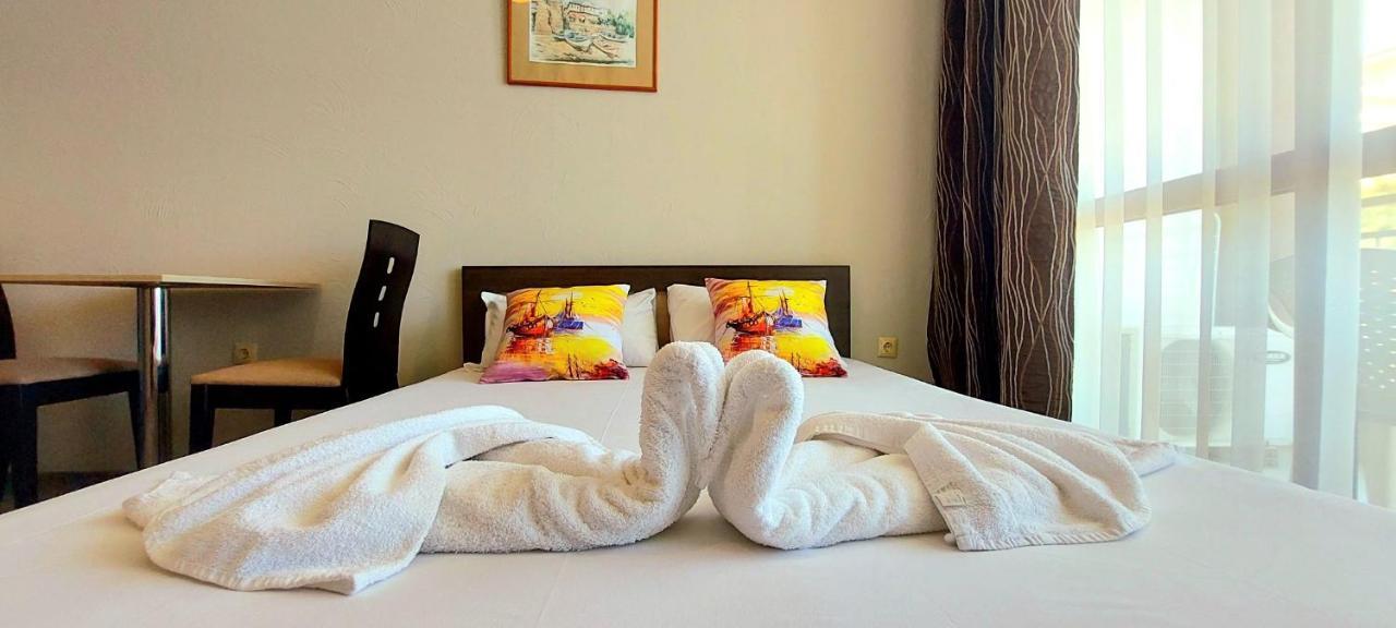 Sorrento - Menada Apartments Sveti Vlas Eksteriør bilde